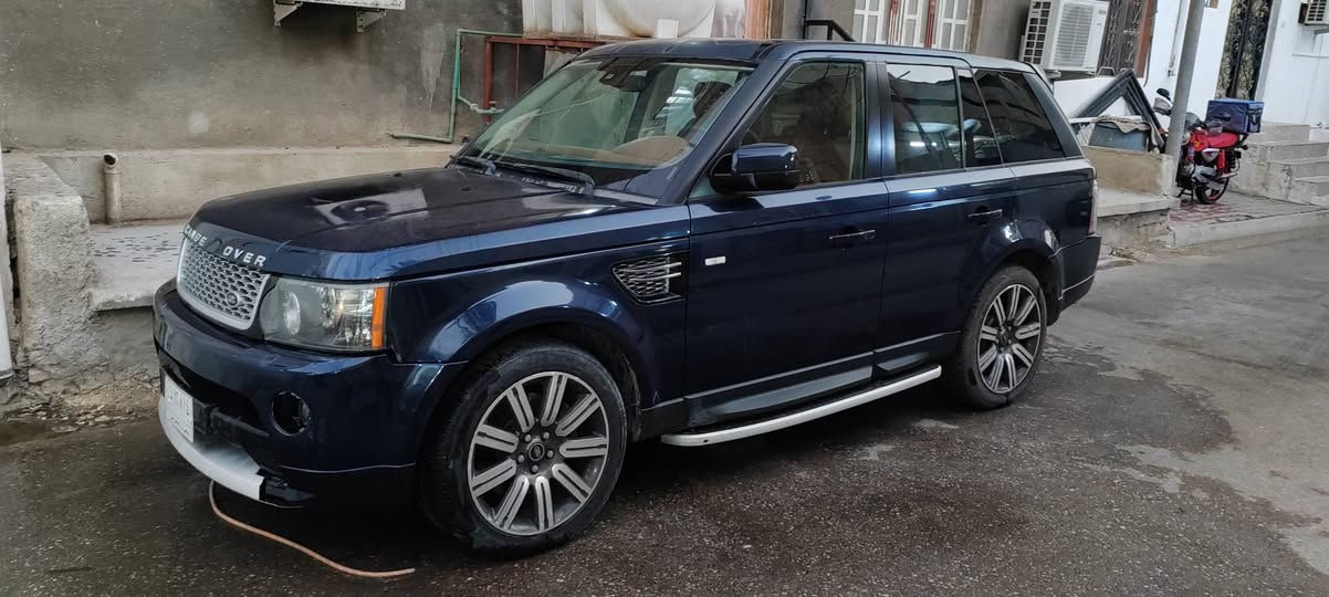 لسلام عليكم رانج روفر سبورت ٢٠١٣ للبيع صبغ قطعتين السعر ١٥٠ ورقة وبيهه مجال ***********
