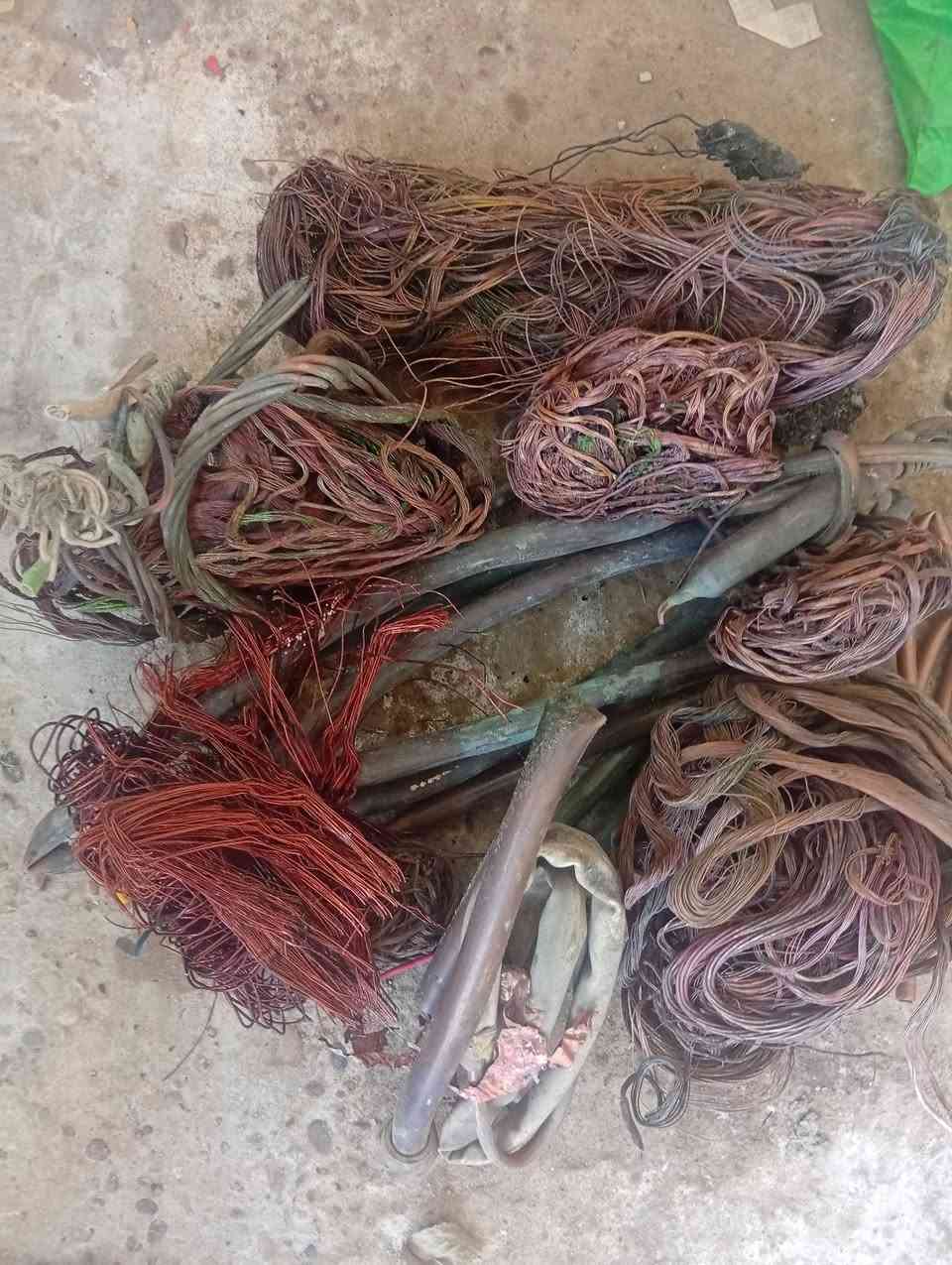 هاذ رقمي تواصل وياي اجيك لباب البيت داخل سامراء ***********
