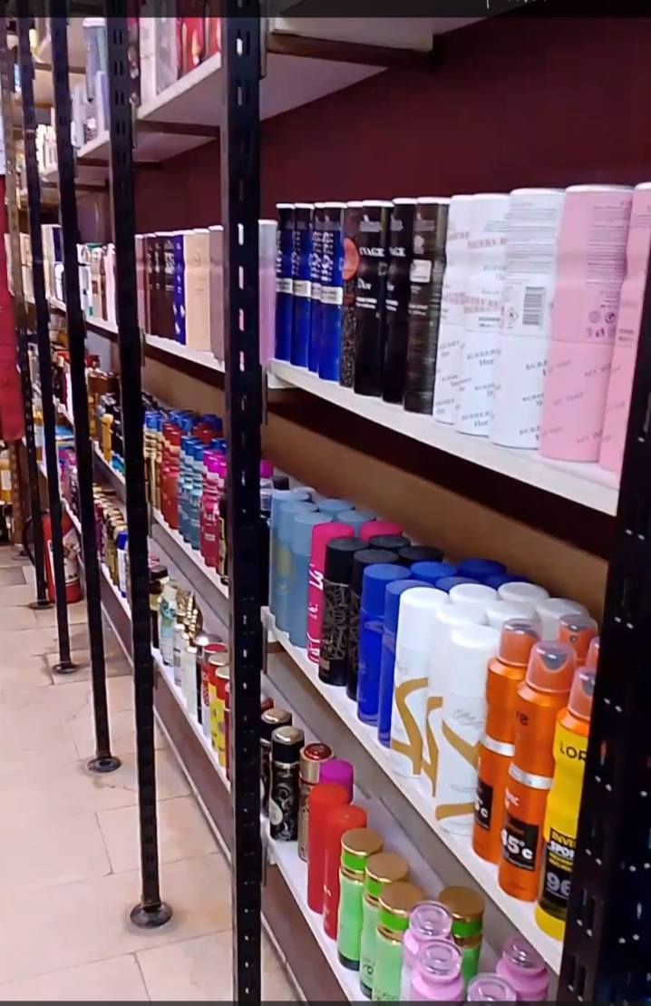 السلام عليكم من رخصت الادمن رفوف قياس 20 مع بوري مربع طول 3متر  وهوكات قياس عشرين للمعلومات اتصال على الرقم ***********
