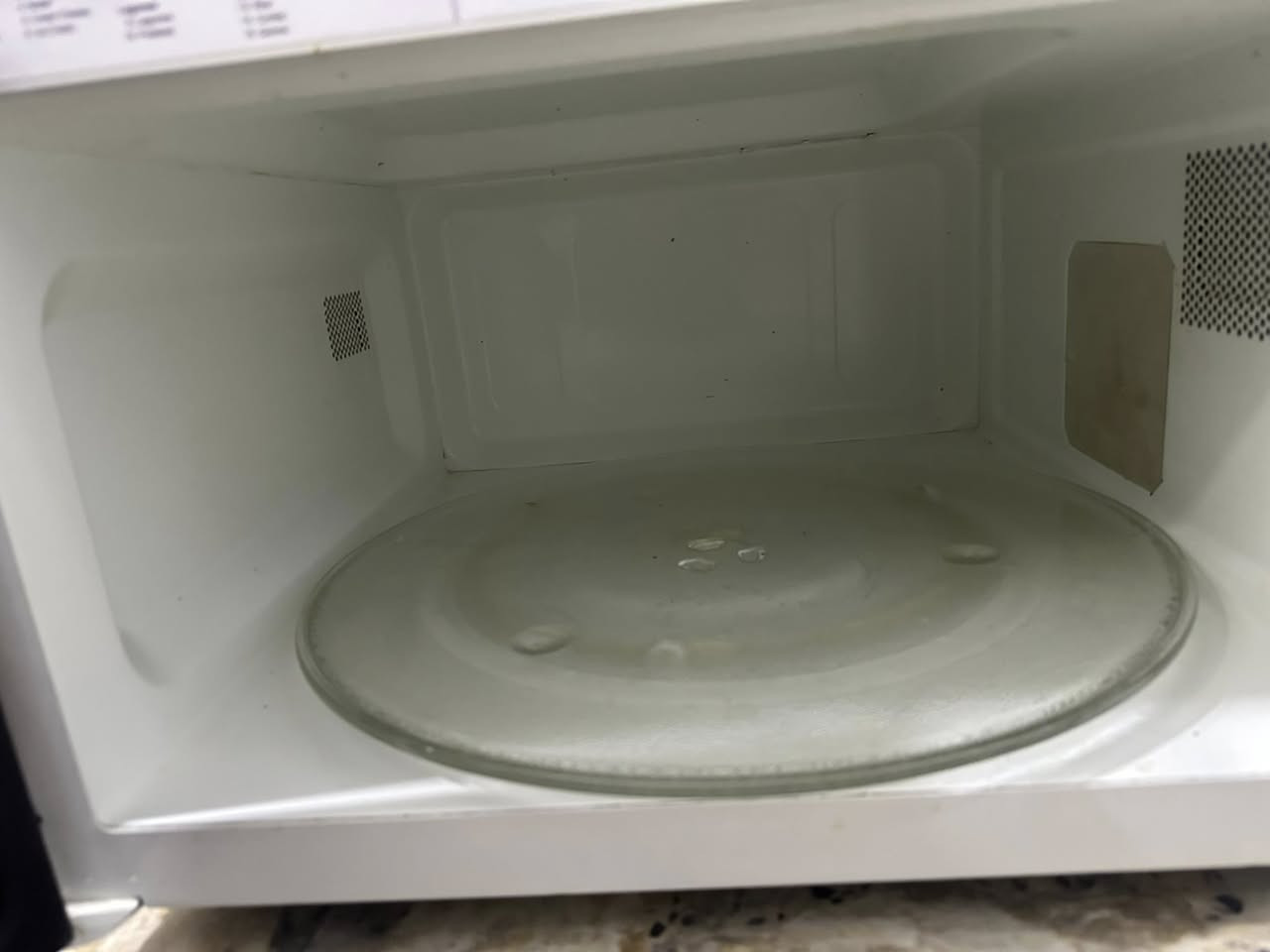 السلام عليكم مايكرو حجم 50 ماركه بانسونيك ياباني  نضيف جديد شرط الفحص 120 الف وبي مجال 
 للاستفسار مراسله الصفحه


**إذا كنت صاحب هذا الإعلان وتريد حذفه لأي سبب، رجاءا أرسل رسالة إلى الدعم الفني**