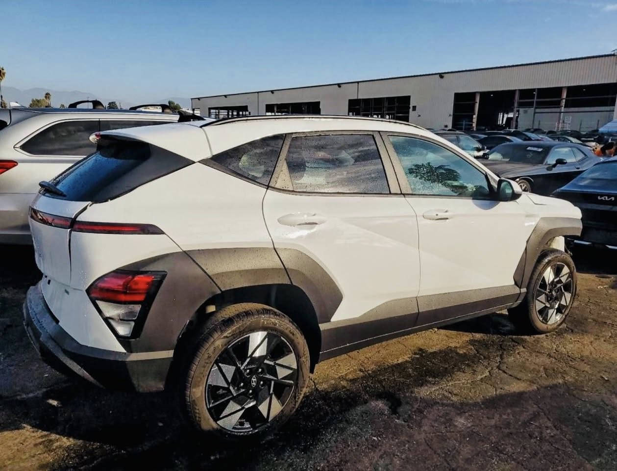 كونا ((2025)) SLE .                                                       حادث موضح بصور تبديل دعاميه فقط بدون دواخل 
موعد وصول دبي 3/15 سعر واصل دبي على وضعها 
((118)) وبي مجال 
((***********))
