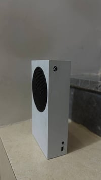 Xbox Series S موديل 2022 شهر الـ10  ذاكرة 512 SSD  لامفتوح ولامصلح ولا...