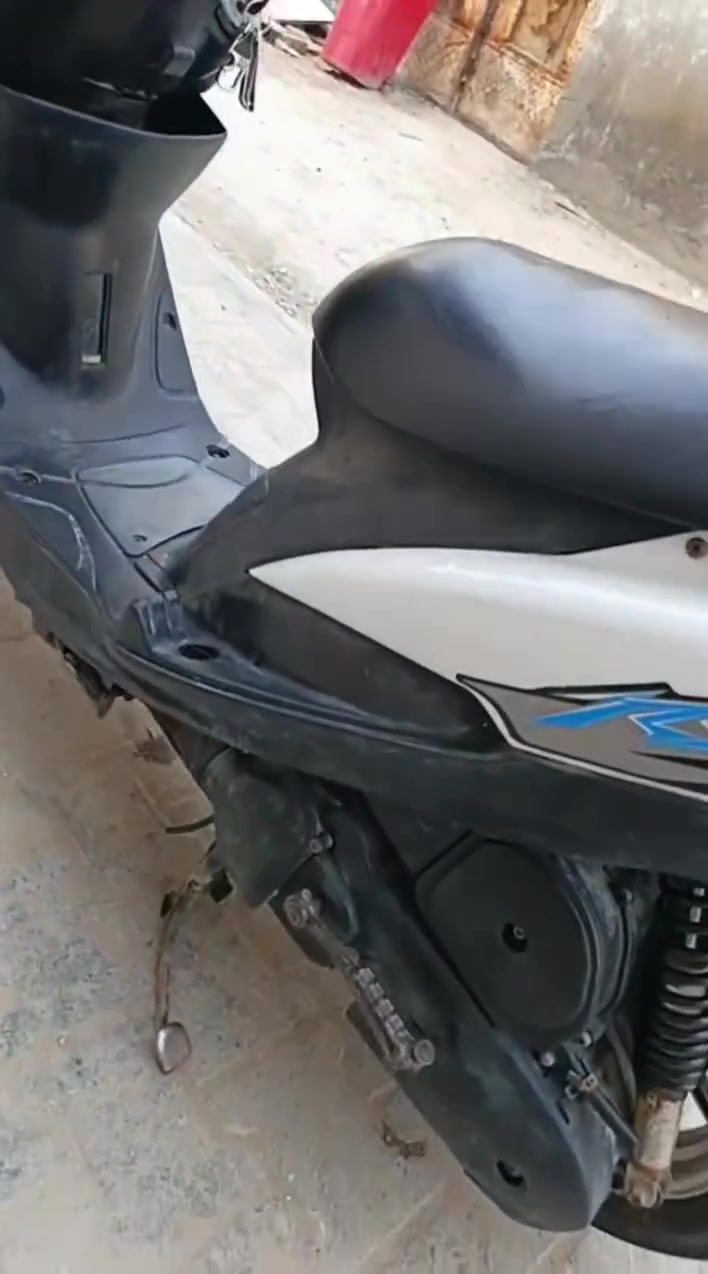 سلام عليكم دراجه ماكس مامفتوحه كلشي شغال كلجات رياضي كزوز رياضي عينه رياضيه / ب 725 وبيه مجال عنوان الهوير دراجه مو الي هاذ رقم راعيه لحد يراسلني *********** 👉👉
