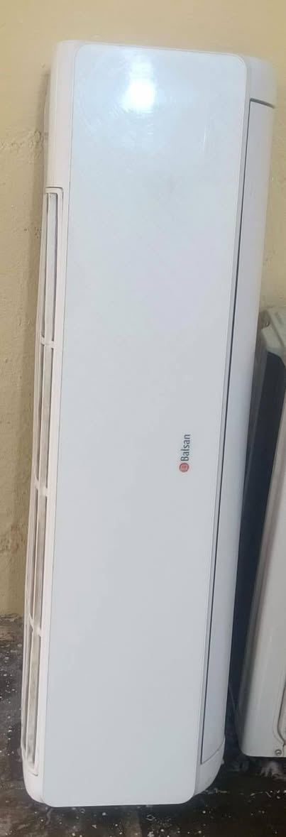 سلام عليكم سبلت البلسان شركه توسوت 2طن اصدار 2025 استعمال سبوع فقط شغال وعل فحص غاز مقفول غاز 410غراضه كامله السعر 475مكاني بغداد مدينة الصدر للتواصل ***********
