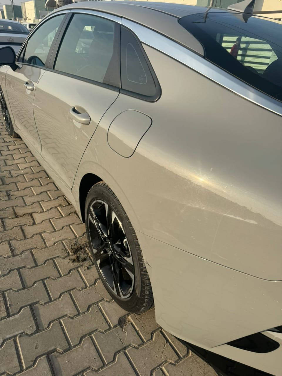 السلام عليكم 
كي فايف موديل ٢٠٢٤
رقم بغداد بأسمي
محرك ١٦٠٠ توربو
ماشيه ٤٣ ألف كيلو
فول عدا البنوراما
حادث بنيد فقط مبدل
السعر ١٩٥ ورقه
موبايل ***********
بيع أو مراوس بعاليه
