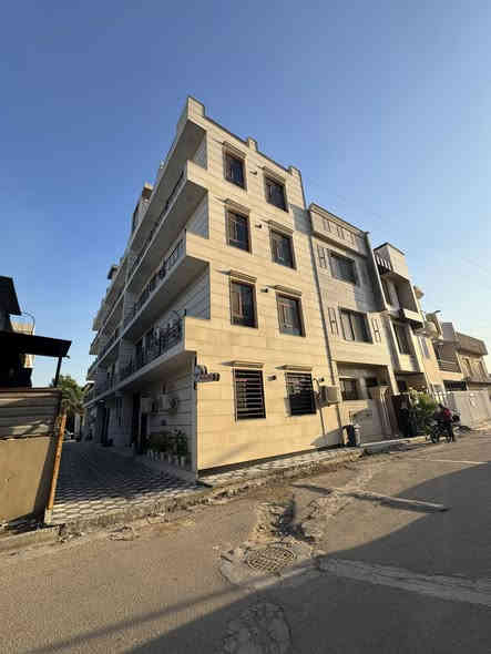 عقار للبيع زيونه محله 712 تحتوي على 4 شقق المساحه 60 متر الوارد   3 مليون الاستفسار ***********
