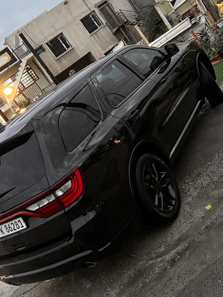 دوج دورنكو 2021 
جيتي gt بلاك تووب 
داخل جلد 
استرين دركه D
شفتات سترين 
تشغيل عن بعد دبل بصمه 
بجم زينون 
شاشة ايباد كار بلي واير ليس 
ماشيه 61 
بدون نقص كامله للأخير 
رقم هزه سنويه كله جديد 
حادث ربع جاملغ امامي شرط بدون دواخل  صور حادث وسونار مرفقه 
كير محرك شرط الفحص
ايرباك سستيم
توقف ذاتي عند الرجوع
إطفاء وتشغيل المحرك عند التوقف 
مرايا جانبيه عاكسه للضوء مع تدفئه
مكان 
بغداد العامريه 

***********
