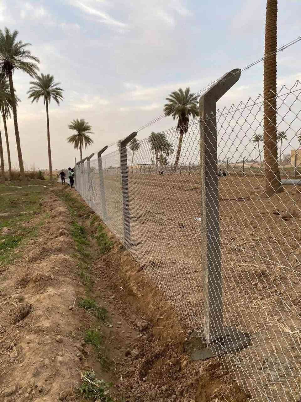 ***********
يتوفر واتساب 
مستعدون لعمل ونصب اسيجه  بيارسي بكافة أنواعها وشغل مضبوط و بأاسعار مناسبة وحسب المواصفات والمساحه نعمل في جميع محافظات العراق الحبيب 🇮🇶 Singapore
