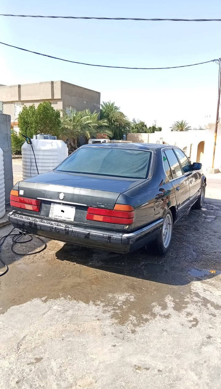 سلام عليكم بي ام 735 مكينه وكير شرط حداديه تخم تاير سنويه ال 2029 مداور ثاني يوم المكان السماوه سعر 37 تصال ***********
