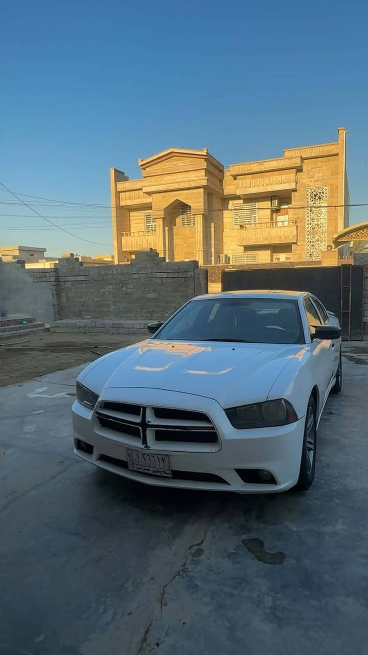 مكلف بل نشر  فقط  جارجر للبيع موديل ٢٠١٢ بيها قطعتين بلادي مبدلات بلادي نفس الون رقم صلاح الدين بسم الشرعي كير محرك جدد سياره حيل حلوه السعر ١٥٥وبيها مجال يرهم مراوس رقم صاحب السياره ‭٠٧٨٢ ٤٨٥ ٢٣٣٧‬
