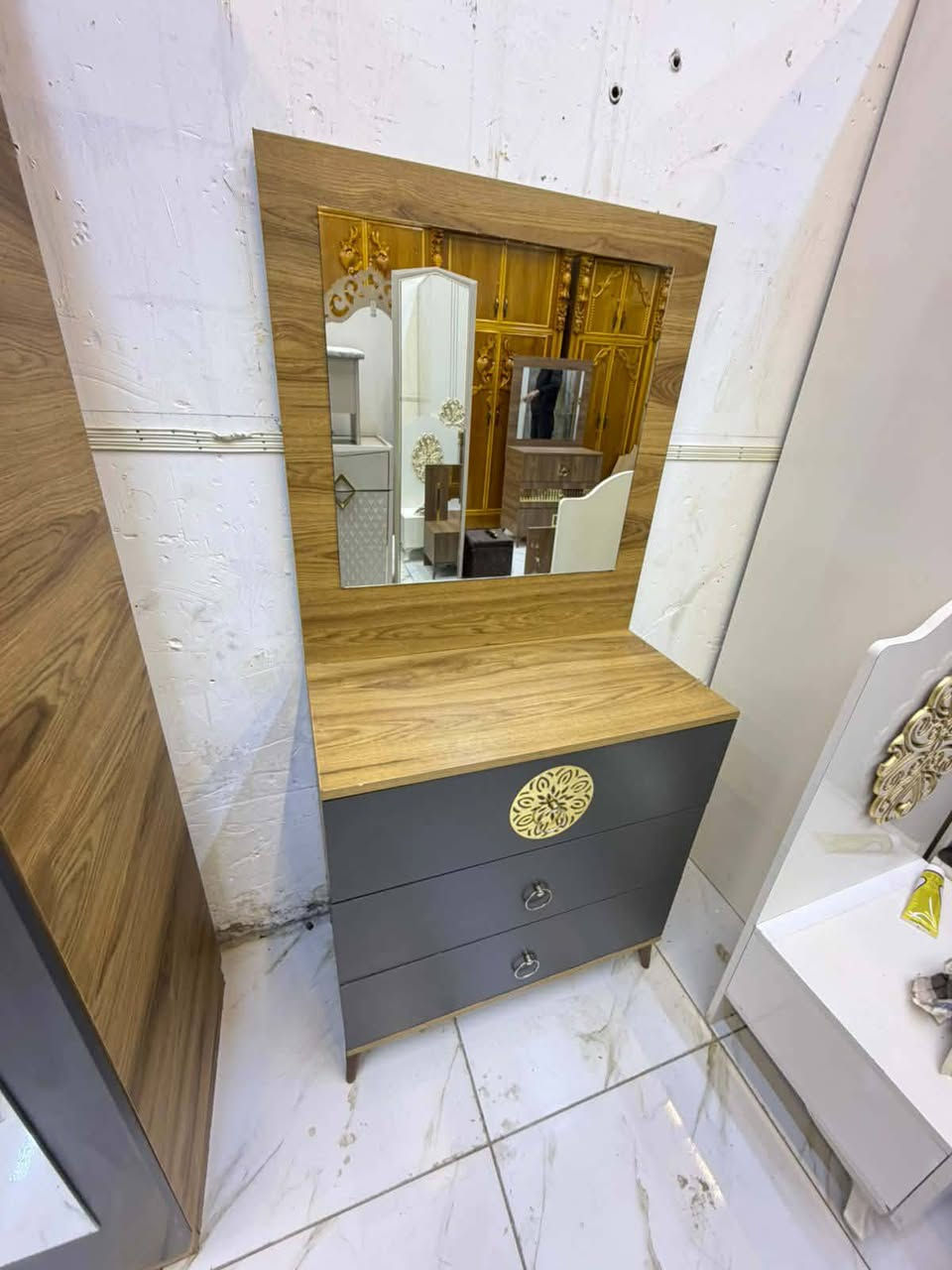 🧿﷽ وعلى الله توكلنا 🧿
غرفه تركيه مستخدام 5قطع فووووووول نضافه 
ويا التوصيل والشد ب450♥♥♥♥♥


**إذا كنت صاحب هذا الإعلان وتريد حذفه لأي سبب، رجاءا أرسل رسالة إلى الدعم الفني**