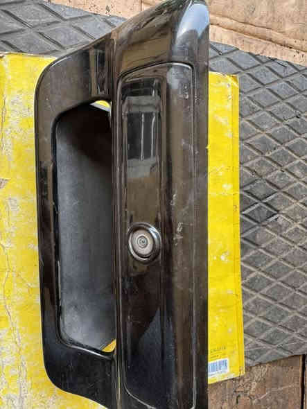 سلام عليكم شباب عندي هاي المواد
الي يفيد يتواصل وياي وتوصيل اكو 
تريشة السود بلاستك  فوك الباب الخلفي 
لايت 23 لمتدد يسار اصلي بلادي جديد بشرط 
يدك باب خلفيدمع كامرة
قفل باب خلفي يسار اصلي كامل 4 خطوط
عطر اصلي لمتدد بي كسور 
علامة بوند ايتورك اصلي يمنه 
***********
