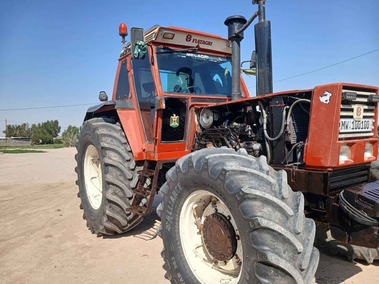 السلام عليكم
مكينة 160 فول مواصفات نص اوتوماتيك
" منفيس المكينة 2023"
مكينة جاهزة من كلشي ما بيها نقص لو برغي 
للإستفسار أكثر الاتصال على الأرقام التالية :

***********
***********
