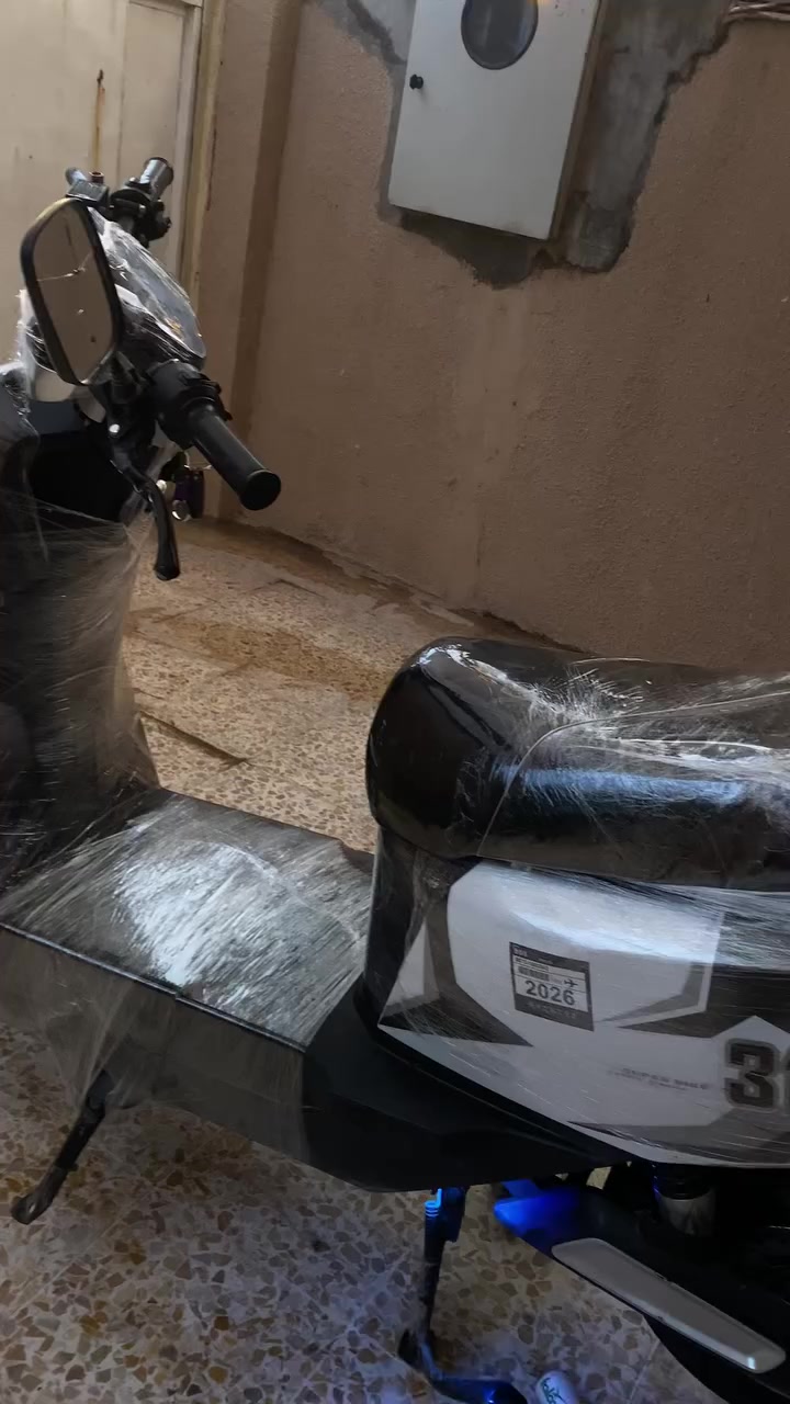 السلام عليكم
دراجه الغنيه عن التعريف 318

ملف (2000) حقيقي

السرعه الحقيقيه 85

عدد البطاريات 6 حجم كبير 

نضام الرجوع الى الخلف (R)

مثبت سرعه + لايتات عالي  (زينون)

٤ نمرات +بريك الامامي دسك + الخلفي دسك

يشتغل عن طريق البصمه + سويچ

السعر 600 وبي مجال حك جيتك


**إذا كنت صاحب هذا الإعلان وتريد حذفه لأي سبب، رجاءا أرسل رسالة إلى الدعم الفني**