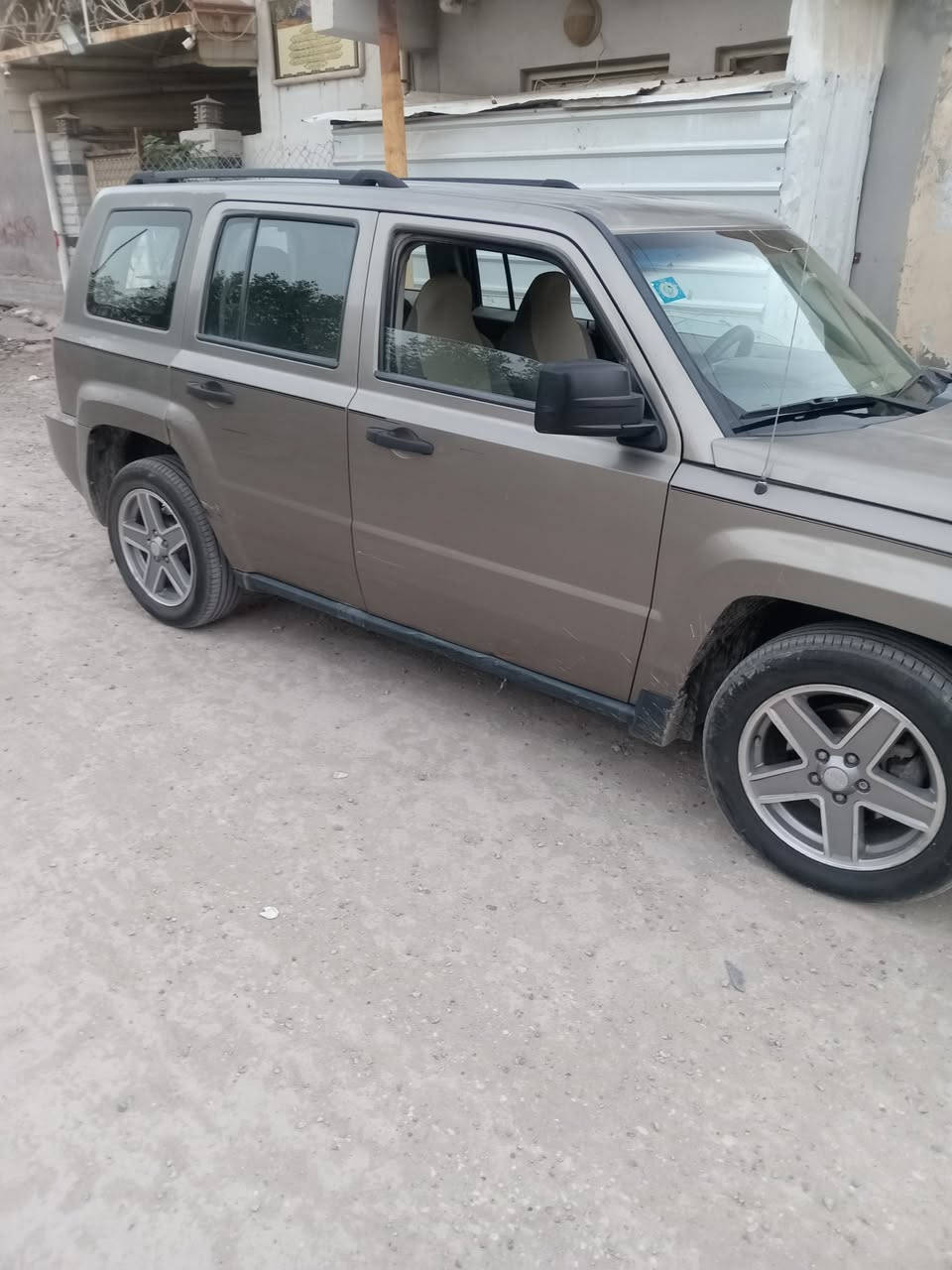 جيب موديل ٢٠٠٧ باسم صاحب السيارة نظيف السعر ٧٥ وبيه مجال صاحب رقم السيارة ***********  لاتراسل الصفحه لان بس صاحب النشر فقط
