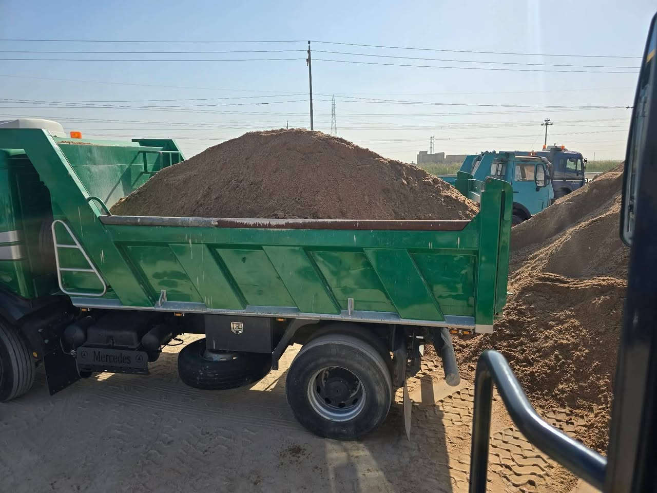 سكلة لبيع مواد البناء
قرب محطه سما الفرات  اسعار مناسبه 
سمنت الطن ٩٦ الف
رمل زبير       ٣٣ الف.    تك  ١٤٠ الف
رمل ناعم         ٤٣ الف.    تك ١٧٥ الف
حصو جلات  ٤٢ الف.    تك ١٦٠ الف
بحص           ٤٣ الف.    تك ١٦٠ الف
طابوك          ١٢٥ الف     تراب حلو ١٥ الف
زميج            ٢٠ الف
للتواصل والأستفسار الاتصال بالرقم
***********    ----   ***********
