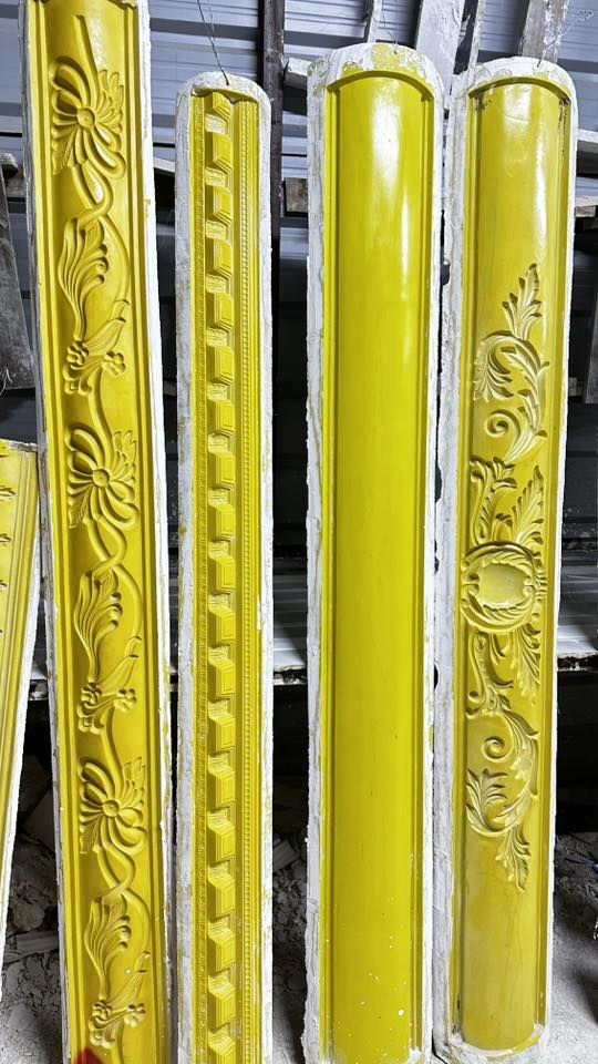 قوالب فايبر مستخدم قليل جدا للبيع 
***********
