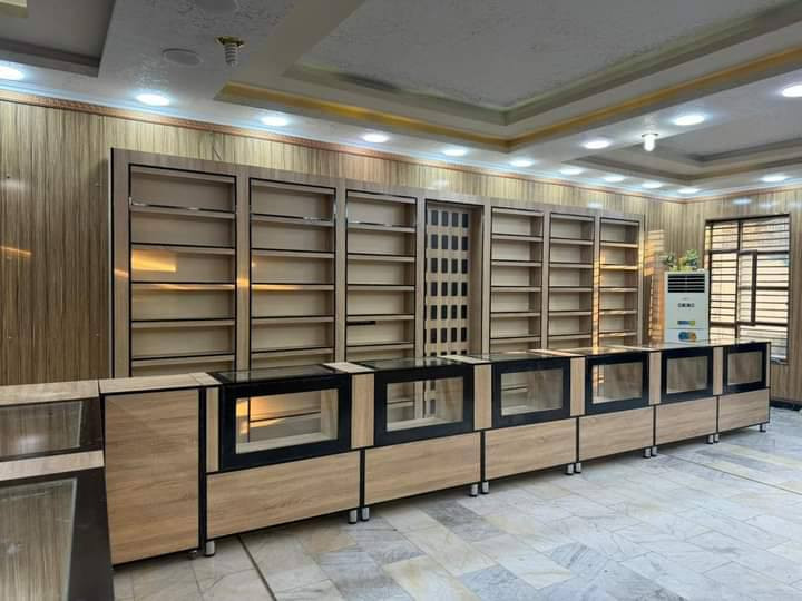 مرحبا زبائننا الكرام هذا مجرد نموذج 🌟فقط منصه
عدنا تشكيله كبيره من فاترينات 
موديلات، ألوان، وأسعار تناسب الكل
👉 شوف باقي الغرف بالحساب
نجاره خلف العنزي  للاثاث ونقل داخل مجاني  للحجز ***********
