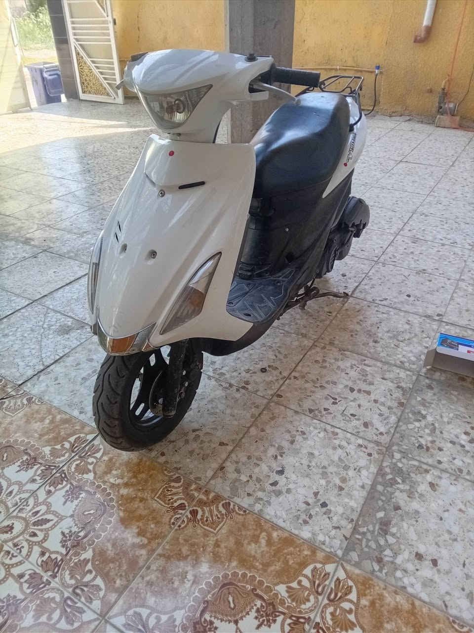 ادرس ياباني حديث البيع
كهربائيات كلها شغاله نوزل
حساس استان
حساس سرقه
حساس صالنصه
حساس شوته
حساس دهن اكسن
بريكات

لايد لد زنون 
سلف هندر اشاير لايت عالي ناصي

مكينه خرسه

السعر ٥٥٠

امبدل فقط والفات

المكان كوت العزه

رقم ***********
