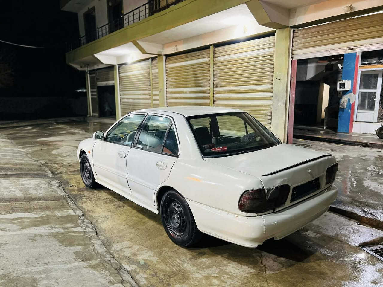 پڕۆتۆن  بۆ فرۆشتن یان گۆڕینەوە  گێڕو مەکینەو موسو براوەو  ماڵی مەدەنی بەشەرت سەیارەکە هەیکەلو شتی زۆر جوانە تەنها دەحمی دواوەی هەیە  چوار تایەو ویلی لۆکی لەسەرە پاتری لۆکە  سەیارەکە هەتا بڵێی مەزبوتوو توندە   سەیارەکە حلوجە سحری 13گەلاو مەحامەلە. گۆڕینەوەش دەکەم بەشتێک بە دڵم بێت شوێن چواقورنە ڕانیە ژم***********
