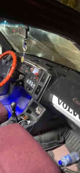 ملاحضه السياره ايد وحده مال جناي   فالفو حجم 460 موديل 93 رقم وسنوية جديد كابون بانزين تبريد ثلج كير ومحرك بشرط مابي مصرف كلشي جاهز جامات الامامي كهربائي لايت زينون بلاجكتور هم زينون تخم تايرات جديد سعر 38 وشوي مجال رقم الهاتف *********** واتساب هم موجود
