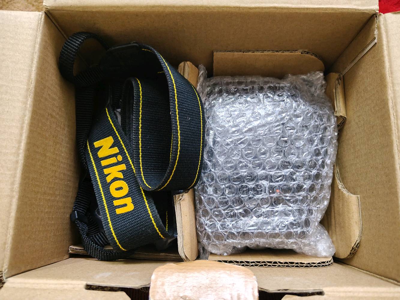 العنوان الموصل
كامره نيكون دي 7000 نضيفه وحديثه 
الي يحب يشتري يراسلني على واتساب الرقم الي مو شراي لا يعامل رجاء