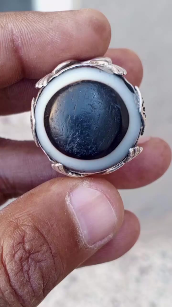 لعيون المتابعين 
خاتم جزع 
***********
***********
