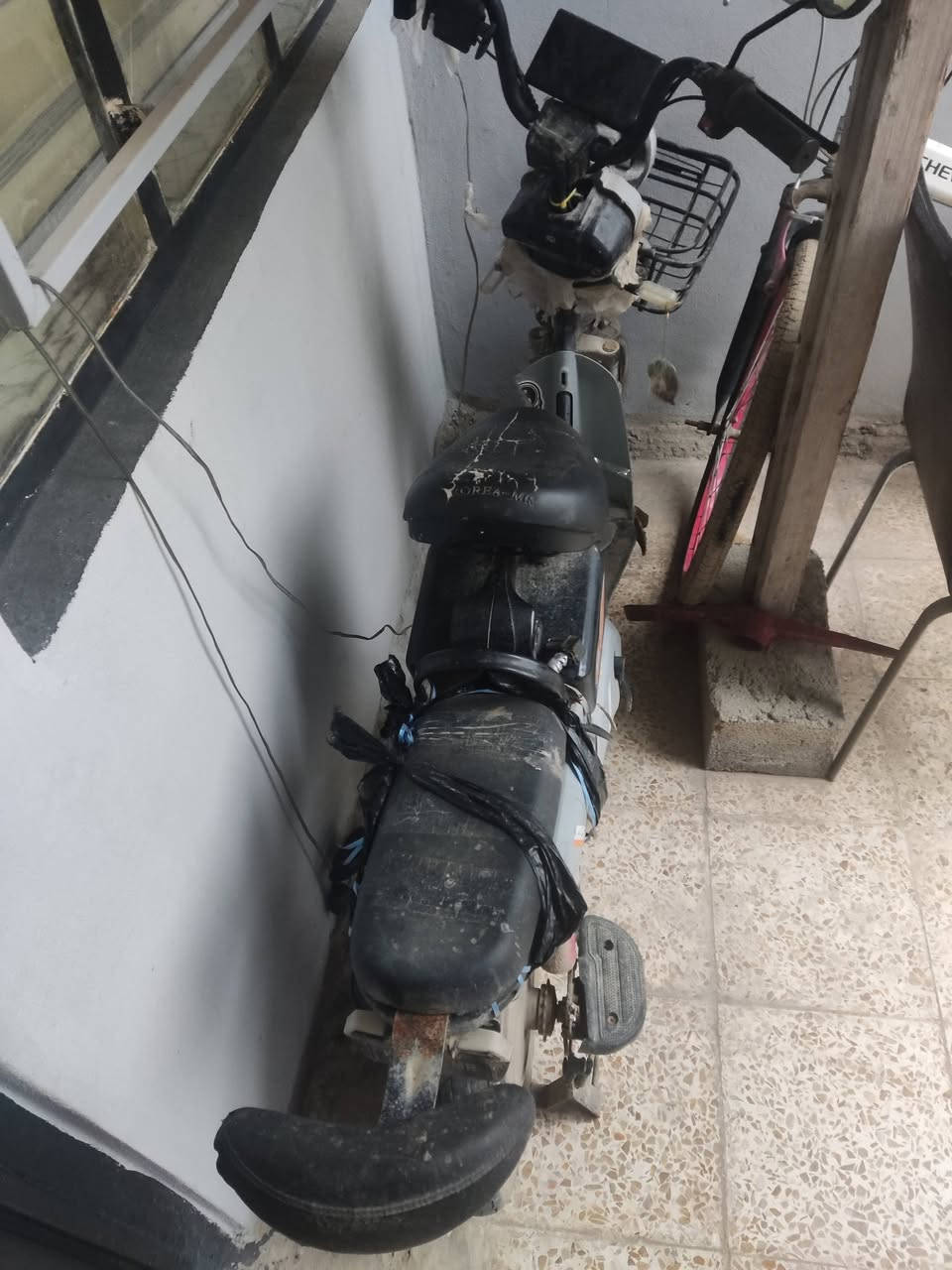 للبيع نضافه 70% بطاريات نص عمر تقريبا شغال كامل فقط التايه الوره بنجر السعر 100


**إذا كنت صاحب هذا الإعلان وتريد حذفه لأي سبب، رجاءا أرسل رسالة إلى الدعم الفني**