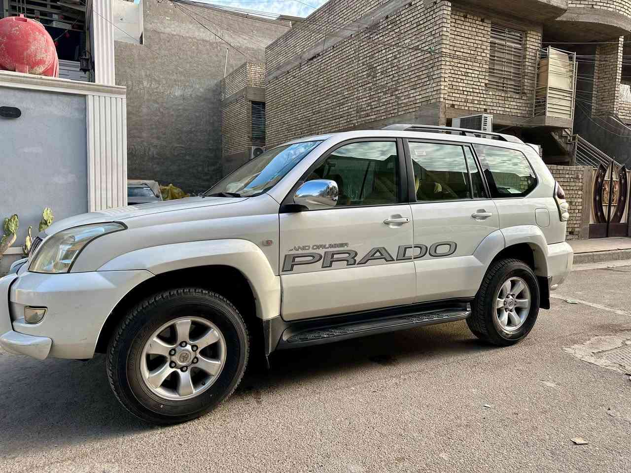 برادو وارد خليجي موديل 2009
كفالة عامة بيها كم رصعة حالوب فقط سعر 200

***********
