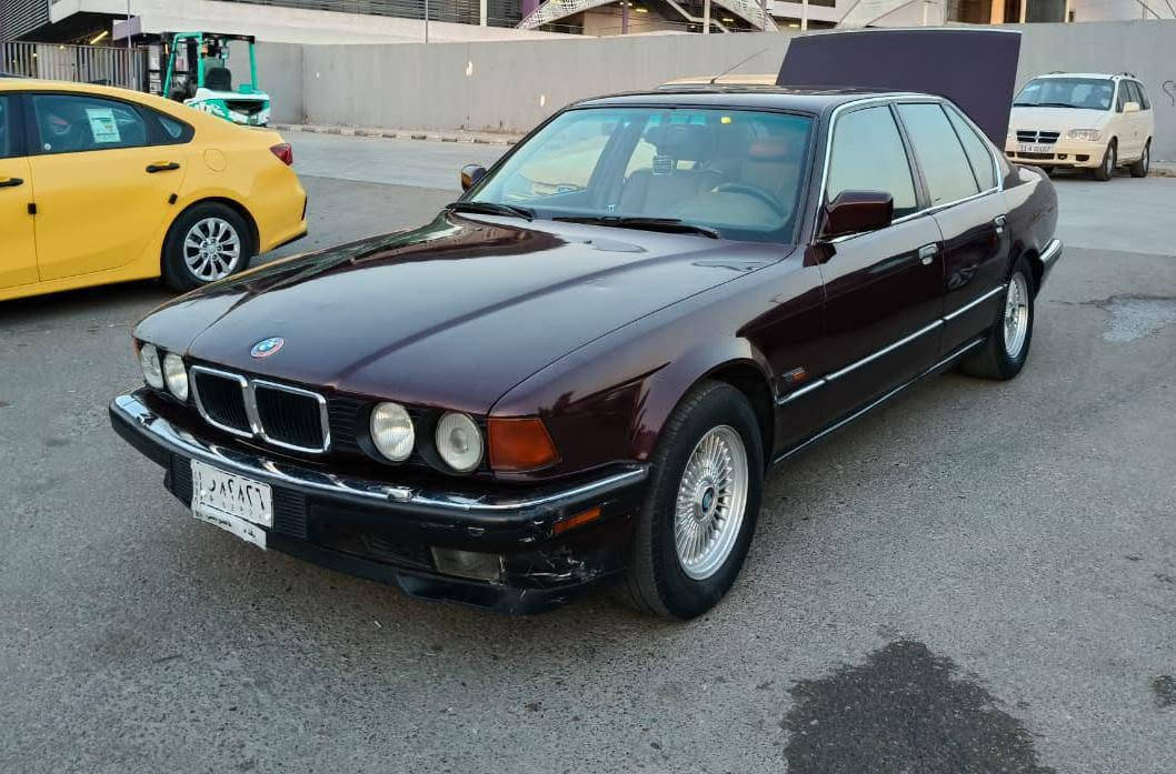 الموديل 1994
المكينه i730 مسكر 

8 سلندر

تبريد ثلج 

صبغ عام 

سياره ابلاديه اي ضربه مابيه 

سياره فتحه اسلايت

داخله بيجي جلد

الضرر فقط الكشنات الاماميه
 للاستفسار ***********
