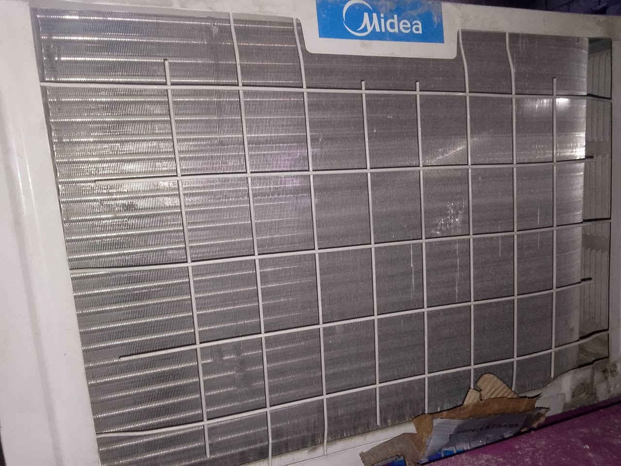 للبيع مكيف ميديه 2 طن شغال سعر 250 قفلل عل فحص مستخدم شي قليل تتفئ تبريد مكانه بغداد واتساب ***********
