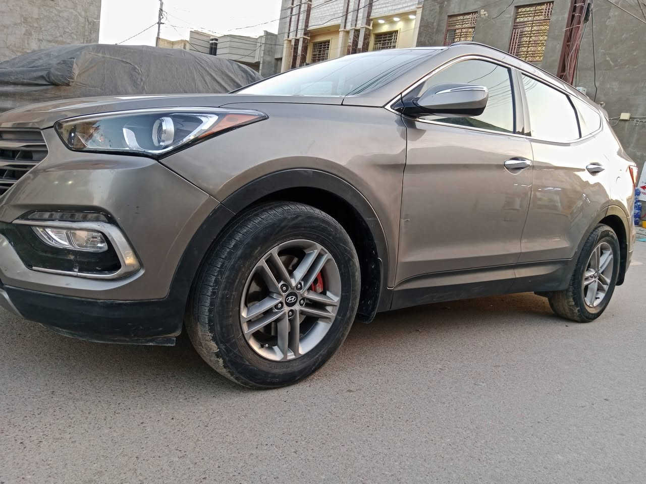 السلام عليكم سنتافي سبورت موديل 2018 للبيع فول ما عده البصمة وفتح السقف السيارة صوره الحادث مال أمريكا موجودة بل منشور رقم بغداد الجديد انكليزي   السعر 145 $ 
للاستفسار الاتصال على هذا الرقم 
***********
