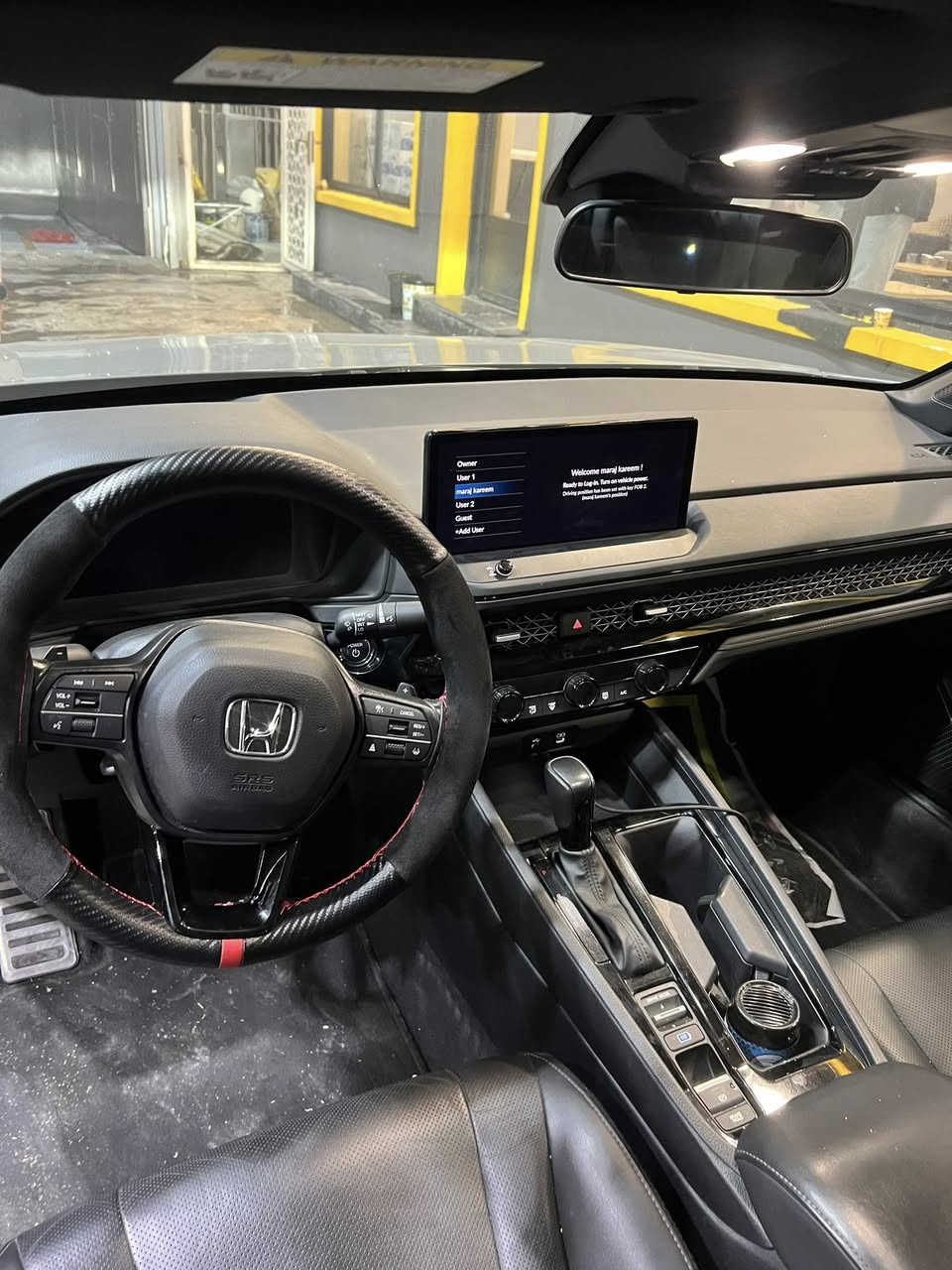 السلام عليكم
هوندا اكورد 2024 sport  L
اللون :سمنتي 
 بدون شواصي ولغود 
نقصهة رادار و بوليش
السعر 20.800$ بيهة مجال بسيط
***********
