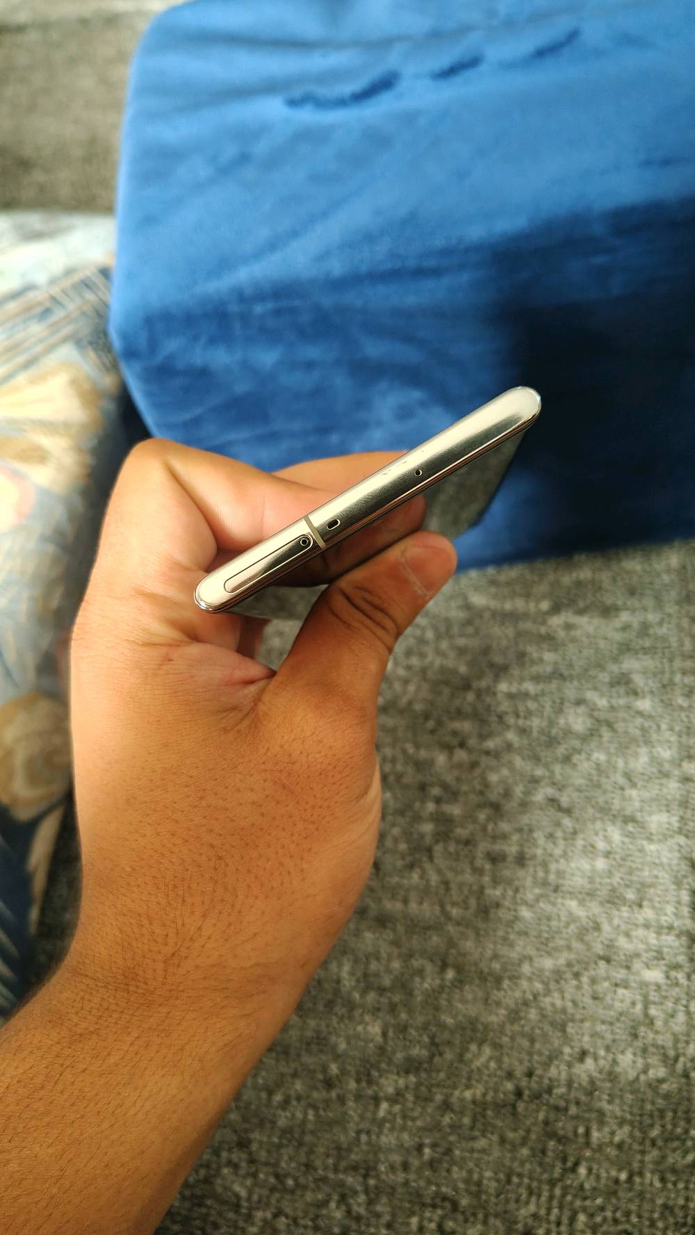 سامسونك نوت 10 جهاز مكفول 
شخط مابي ذاكره 256
متواجد واتساب ***********