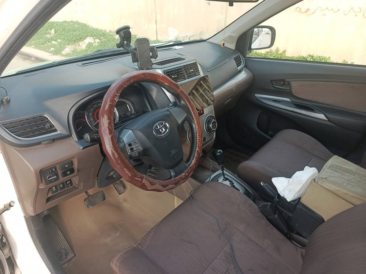 تویوتا افانزا2017 بۆ فرۆشتن هەولێر ***********
گێر ئۆتۆماتیک..7نەفەری..تەبرید مەرکەزی ..جام کارەبای..ئاوێێنە کارەبا ی .سوکان ڤۆلێوم..کامیرە .4تایەی تازە ..گێر مەکینە بەشەرت.2ایرباگ ..کەمێک ساردەکوت دیاریکراوە  نرخی 115 وەرەقە
