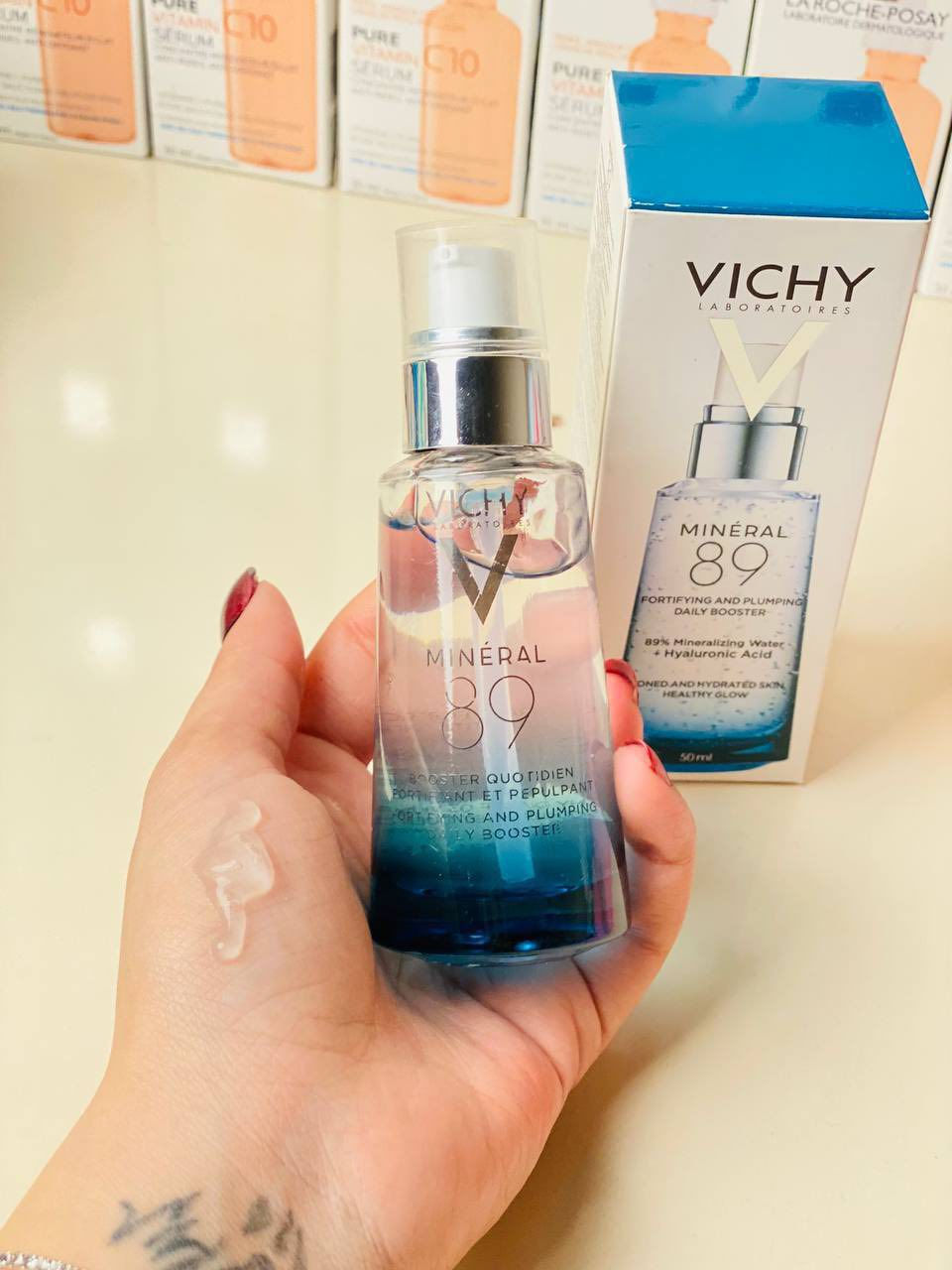 توفر البراند الفرنسي 🇫🇷 الاصلي 💯
سيروم الجمال 89 Vichy Mineral 💙✨💦
#الاصلي 💯للناس اللي تحب ادلع بشرتها بعد يوم متعب وارهاق 💙✨
سيروم فيتشي الغني عن التعريف الأجمل و الأقوى للترطيب  بتركيبة فريدة من نوعها من الهيالورونيك أسيد و مياه فيتشي الحرارية المليئة بالمعادن والتي تعمل على تلطيف البشرة بنسبة مركزة تصل إلى 89 💦🫂💙

✅ يخفف من المظهر الباهت والشاحب 🫂💙
✅ يمنع الإنتفاخ تحت جفن العين ويرطب الجفن 🫂💙
✅ يحتوي على عوامل مضادة للأكسدة تقلل من البقع الداكنة و التصبغات 🫂💙
✅ مناسب لجميع أنواع البشرة 💙
✅ يقلل من ظهور التجاعيد والشوائب 🫂💙
✅ يحفز إنتاج الكولاجين. 🫂💙
✅ ترطيب مكثف و تغذية عميقة للبشرة 24 ساعة 🫂💙
✅ يساعد في غلق المسام الواسعة 🫂💙
‎ يعمل على تغذية و تعزيز ✅
تجديد خلايا البشرة.
‎يحتوى على 89 % مياه حرارية ✅ بترطب البشرة و تحميها 
‎يحتوى على حمض الهيالورنيك اللى بيمتص الماء و يشتغل كفيلر و مكافح للتجاعيد✅ 
‎ يحفز الكولاجين الطبيعى من ✅ طبقات الجلد و يعطى البشرة نضارة وحيوية 
‎ نتايجه بتظهر خلال أسبوعين من الاستخدام اليومى✅

‎مرطب ومعالج والحل الأمثل ✅ لبشرة أكثر شبابا  وتوهج 

‎هو عبارة عن سيروم خفيف سريع الامتصاص بحيث الترطيب يوصل لي طبقات الجلد الداخلية  ويكون مفعوله  
‎أقوي و أعمق  🤗
‎💧مناسب لجميع أنواع البشرة حتي البشرة الحساسة
المنشأ فرنسي البراند🇫🇷 💯 

🚘 يوجد خدمة توصيل لجميع محافظات العراق ٤ الاف 🚘


**إذا كنت صاحب هذا الإعلان وتريد حذفه لأي سبب، رجاءا أرسل رسالة إلى الدعم الفني**