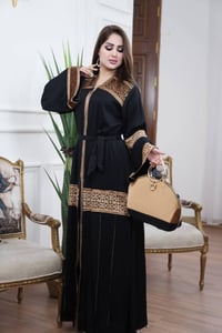 عباية خليجية • ستراس أصلي • حرير أمارتي