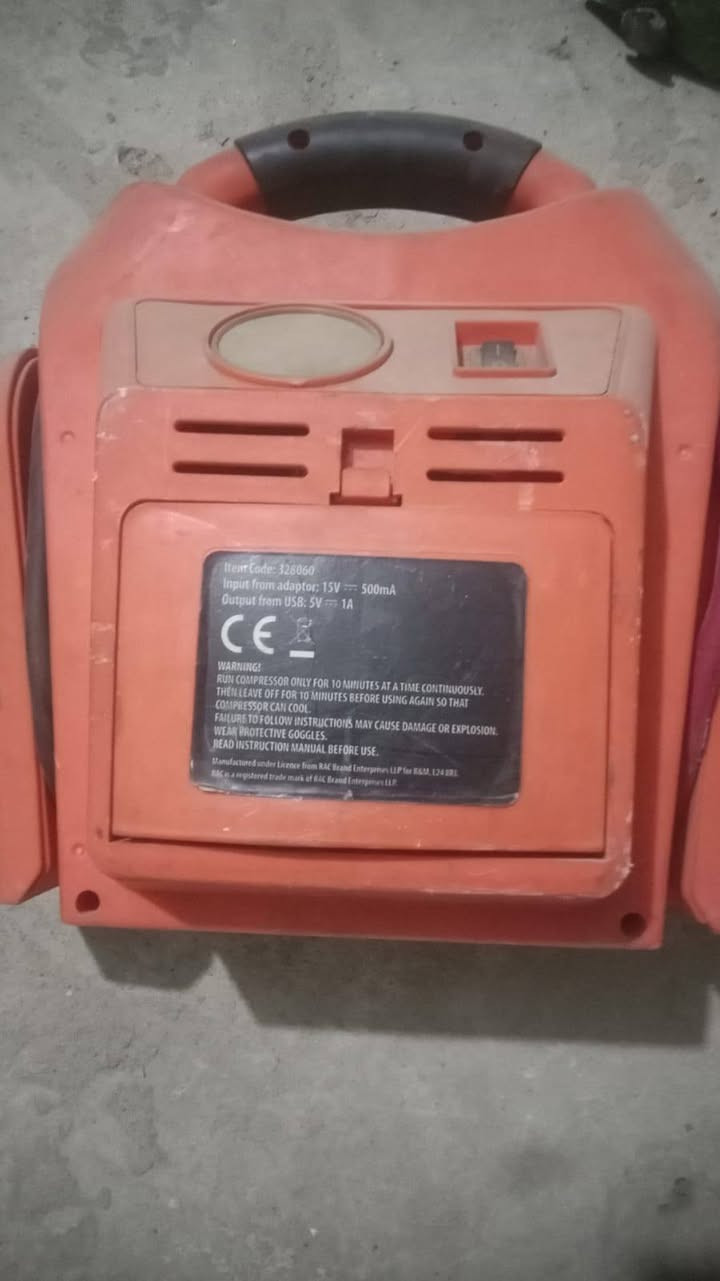جهاز طوارئ سيارة 5 في 1 للبيع 🛑
الجهاز*********** متروك بس شغال ونظيف، يحتاجله بس تبديل بطارية داخلية ويرجع يشتغل طبيعي.
مميزات الجهاز (5 في 1):
جطل سيارة (Jump Start)
منفاخ تايرات (كومبريسور)
لايت LED للطوارئ
شاحن موبايل USB
منفذ جداحة 12 فولت
السعر: 25 ألف دينار قفل (سعر بلاش)
