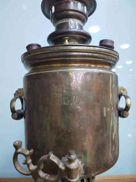 سماور روسي مختوم ٥ اختام
الارتفاع ٥٠ سم نحاس
واتساب ***********
العنوان ديالى خانقين
