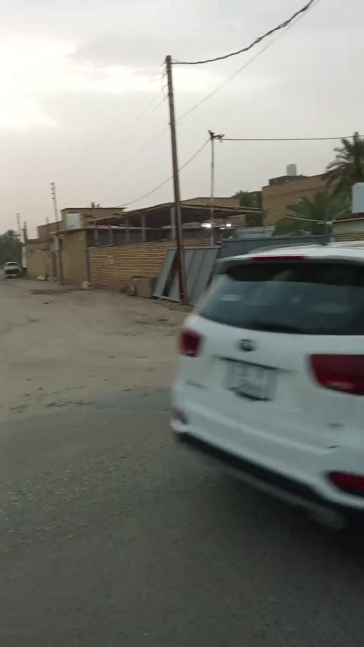 قطعه ارض للبيع زراعي400 متر المكان ازديناويه على طريق السياحي سعرها مناسب الشراي ينتصل على الرقم ***********
