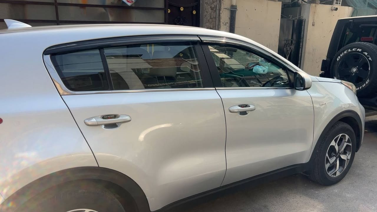 العنوان بغداد
رقمي ***********        السعر 165وبيه مجال 
سلام عليكم سبورتج  وراد امريكي رقم بغداد بسمي 
موديل 2020 محرك 2400
كامره شاشه حساسات تحديد مسار رادر تبريد تدفىه كل شي شغال ما بيه اي نقص 
كير محرك مكفول تخم تاير جديد نضيفه مال بيت سياره
