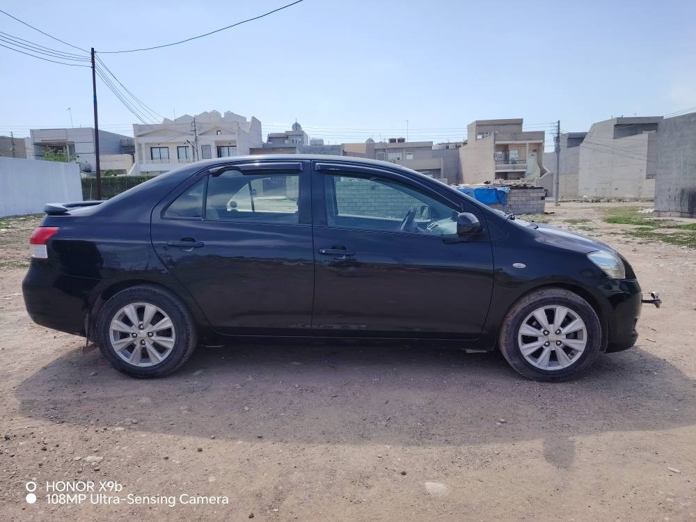 توێتە یارس دەبل گێج 2009 بەناویی خۆمە رەقەموشتی نوێیە تا 2027 سەیارەکە رەونەقیی زۆر جوانە سحر 87 کەمەک محامەلە 
3پارجەیی هەیە بێناوگرتن بەس خۆلێ خشاندنە 
گێروو مەکینەیی بەشەرت سەیارەکە زۆر ئیقتیسادە. ژمارەیی موبایل *********** أربيل, العراق
