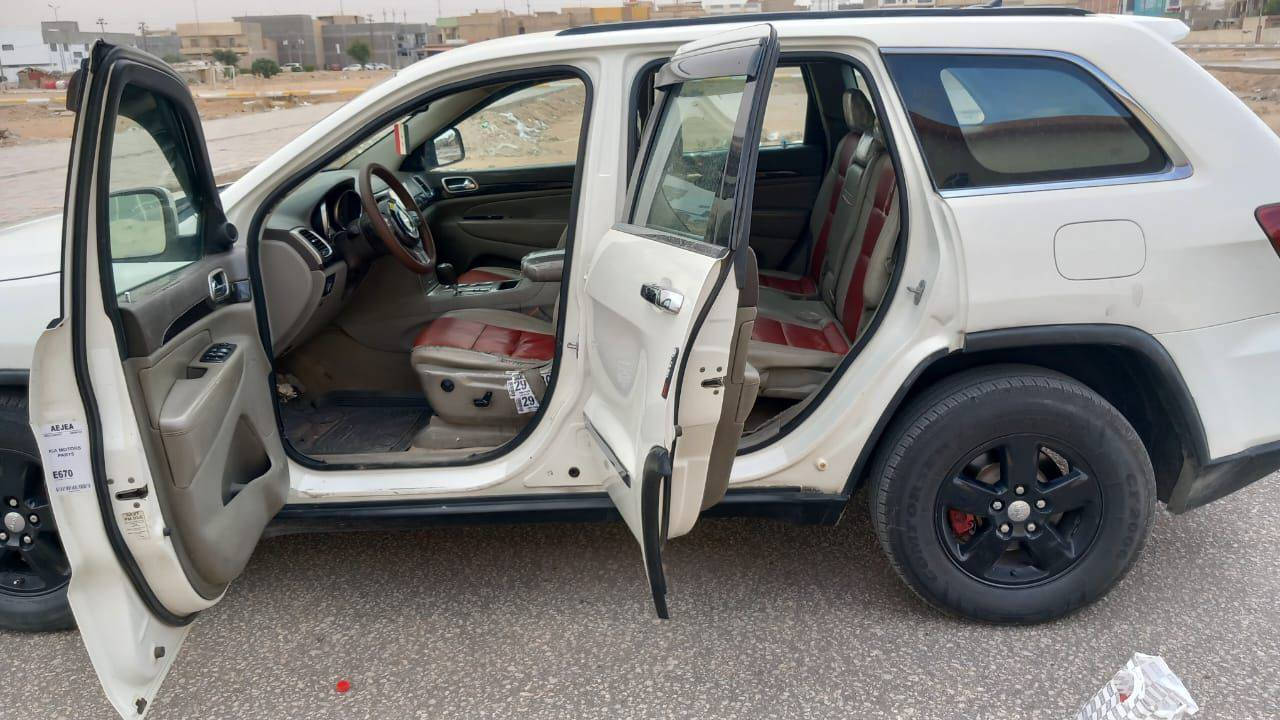 السلام عليكم 
جيب ٢٠١١ لاريدو
خليجي كفاله عدا قطعه 
وحده بيها صبغ 
باقي كله مكفول 
نص فول 
سياره خير من الله مابيها 
اي نقص 
رقم شمالي مداور مباشر 
سعر ١٦٢ وبيها مجال لشراي 
*********** واتساب واتصال
