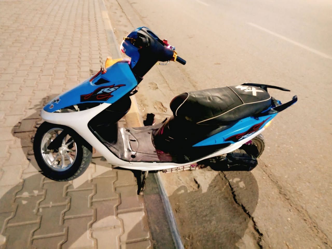 سلام عليكم مكاس عدله للبيع مزوده من كلشي كهربائيات كله شغاله ساعه ومعدل ترايك للنجف بوشه 55 شيال راجع ب550 مكاني كربلاء حي العامل ***********
