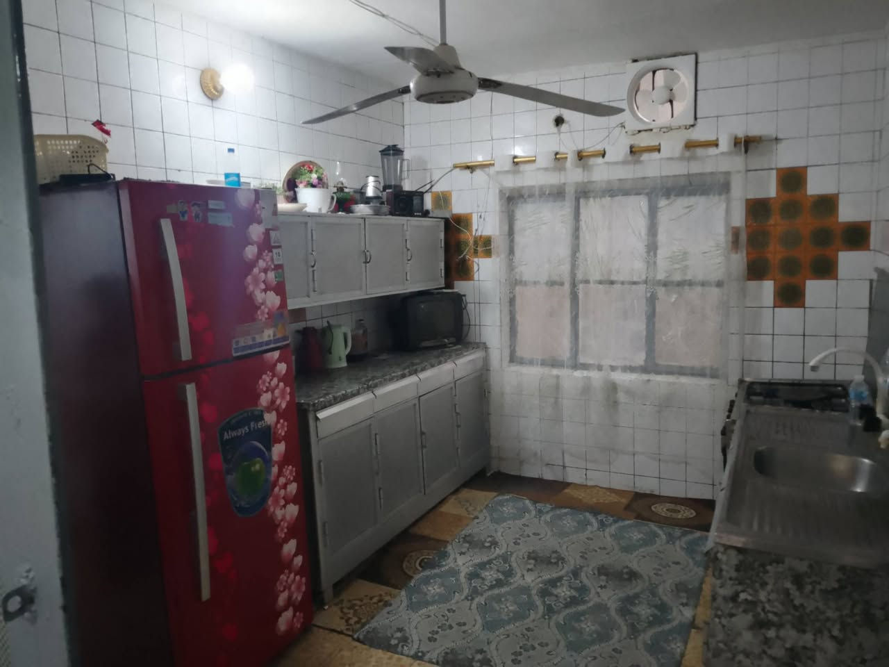 السلام عليكم...
دار للبيع مساحة 300 متر طابق واحد يتكون من غرفتين وصالة وهول + مشتمل داخل الحديقة. الموقع سدة الهندية حي البكر قرب مدرسة العصر الذهبي الابتدائية . الدار طابو صرف .
للاستفسار الاتصال على ال***********
