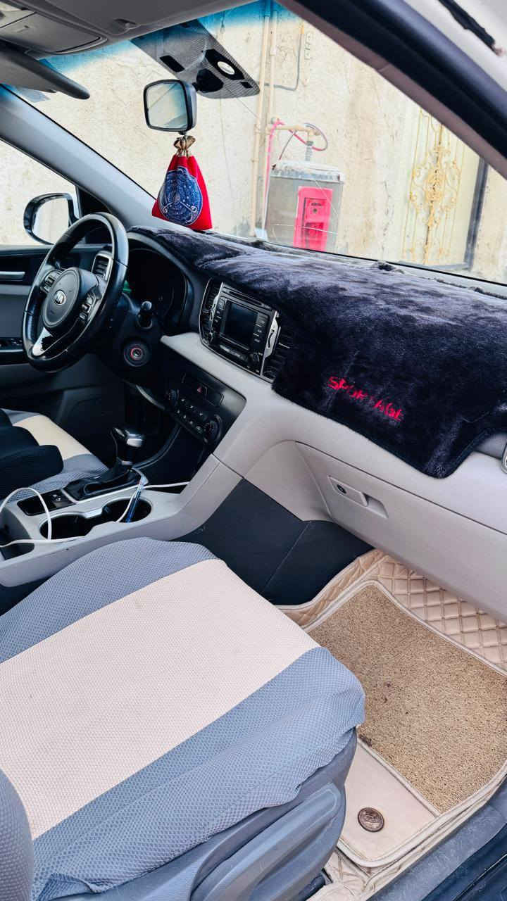 للبيع سيارة سبورتج 2017 وارد خليجي
رقم الماني السيارة بأسمي تحويل بنفس اليوم
مكينة دوش 2000 
 كير ومكينة  كفاله
تحكمات ستيرن
سويج
سيارة جاهزة ومرتبة وما تعبانه
موظف وعلى ايدي من الدوام للبيت
التفاصيل بالسونار.
للاتصال على الرقم  ***********
السعر. 175
