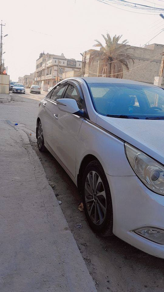 سلام عليكم شبـاب 
سوناتا  خليجي
موديـل 13
بيها طخه بلا جاملـغ أمامي والخلفـي 
السعر 130وبيه مجـال 
للستفسـار 
***********
مكانـي بغـداد الشعـب.!!!!
