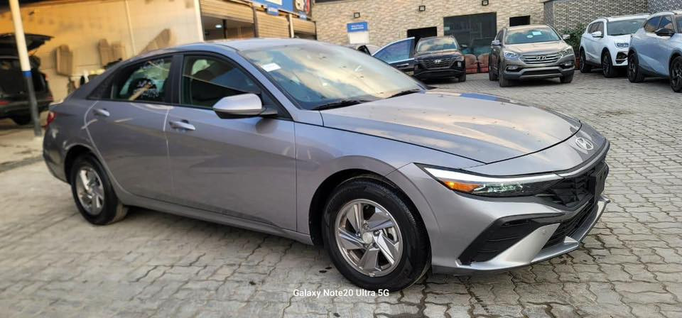 سلام عليكم
النترا وارد امريكي موديل2025 بدون رقم مكينة دوش2000 حادثها موجود بالصور ومكينة وكير كفالة عامة السعر 148$ 
وبيها مجال البجم امامي وخلفي كبس شرط 
مواصفات السيارة حساسات امامية وخلفية . رادار امامي وخلفي .وترحيب الصندوق عند الاقتراب وضعيات سياقة وتحديد مسار توقف ذاتي ليد نهاري ليد ليلي ولايت زنون واربع دسكات  ومانع انزلاق والسيارة حلوة وبعدها زيرو 
عنوان ناصريه مركز 
رقم الهاتف *********** واتساب او اتصال
