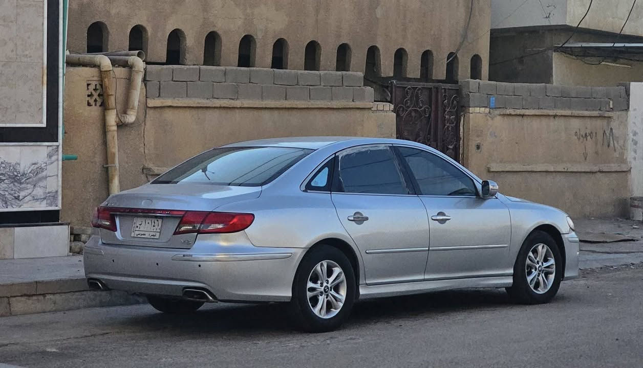 للبيع ازيرا الرياضي مديل 2011
مكينة 2700 مجول 
ملاحظة : مصبوغة عام جمالية بسبب جراد 
وبيها ضربة جاملغ الخلفي جهة العبري 
مكان السيارة البصرة 

السعر 100$ وبيها مجال بسيط 
رقم ***********
