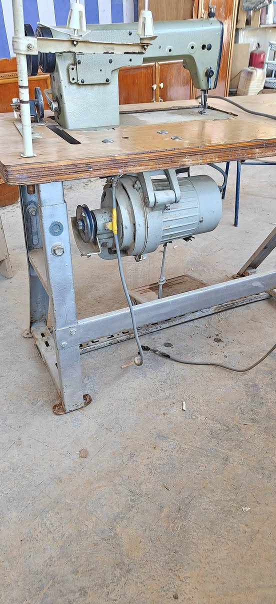 مكينة خياطه شرط الفحص والنضافه العنوان شهربان طريق الصدور مقابل مدرسه نوفل السياحه مجاور اسواق نوفل ***********
